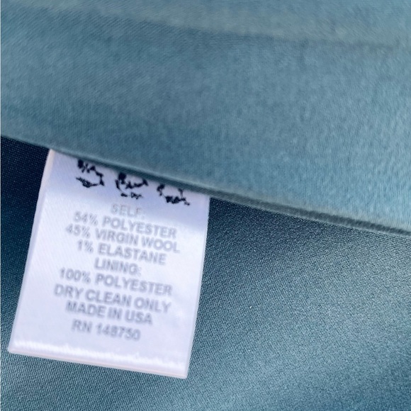 NWT! sea NY
Wool Traditions 
A-Line Zip Skirt 
DK GREEN w/ satin lining Size 0 - Picture 4 of 16